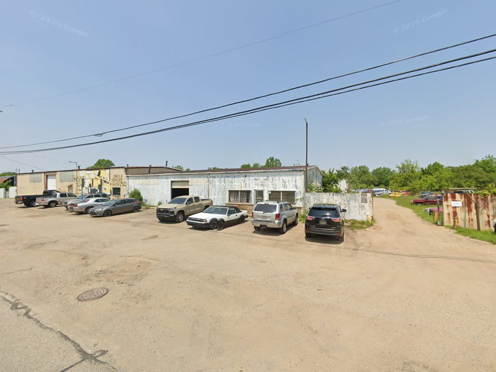 Cam's Automotive in Battle Creek