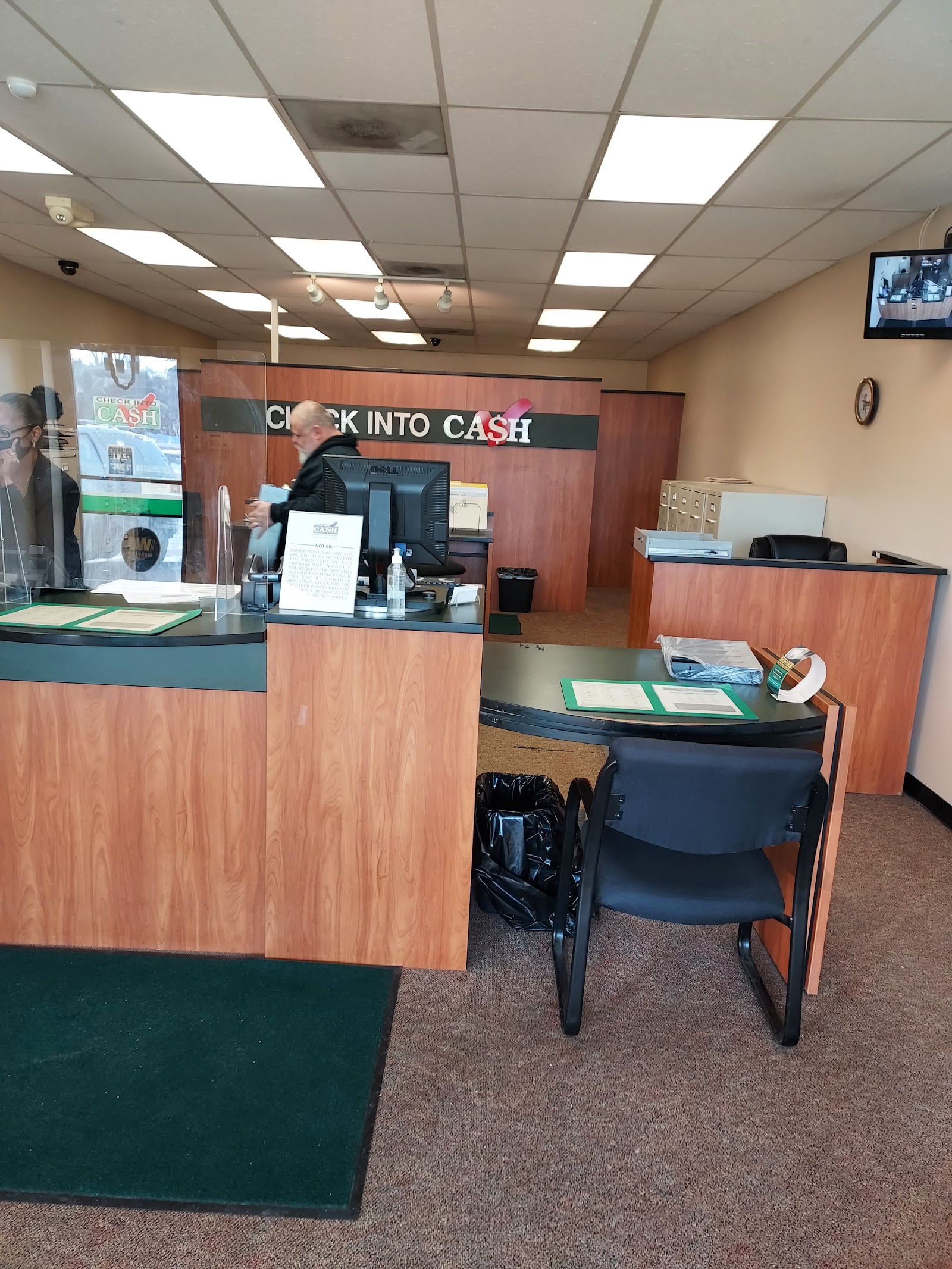 Check Into Cash — photo