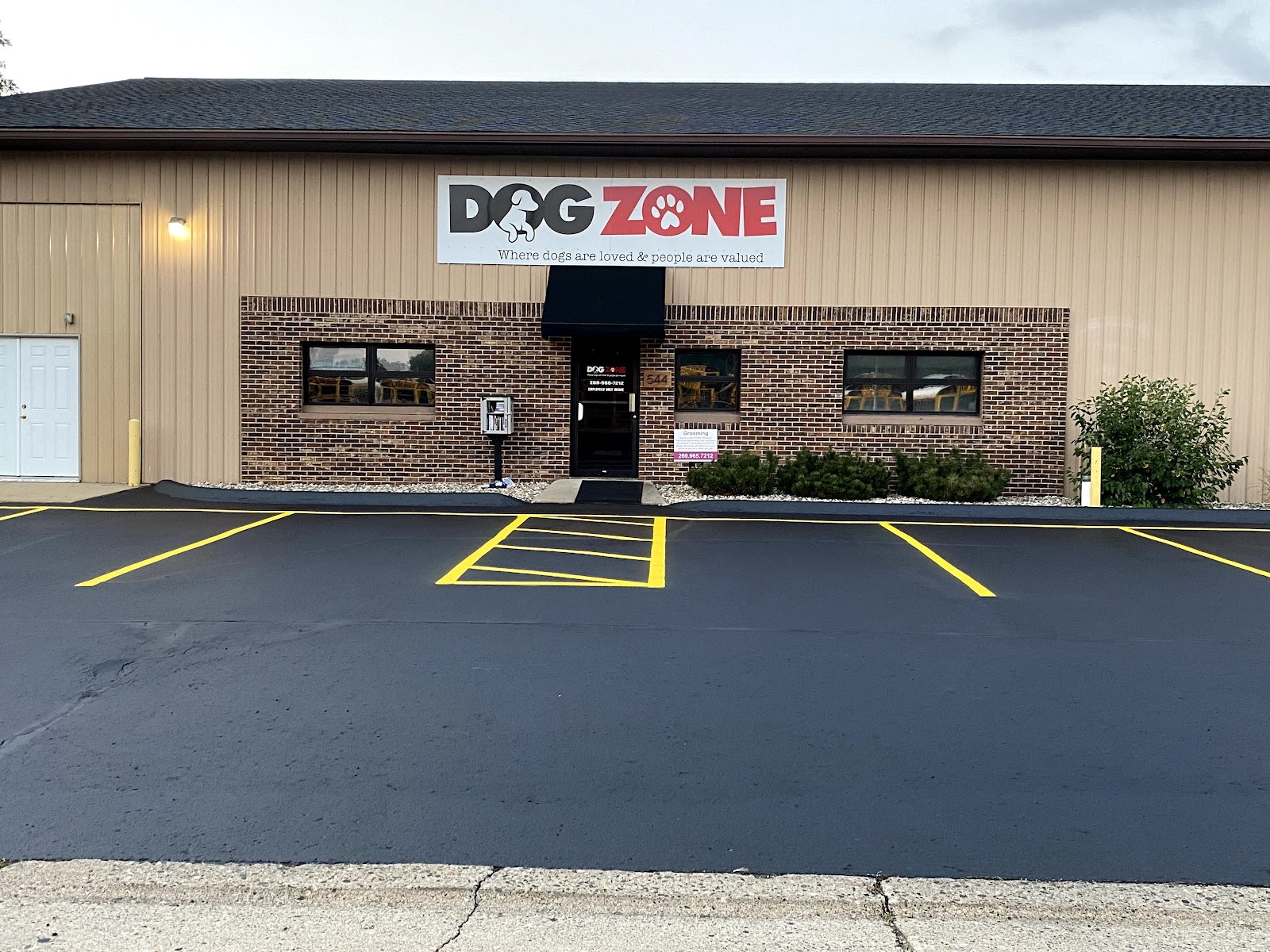Dog Zone in Battle Creek