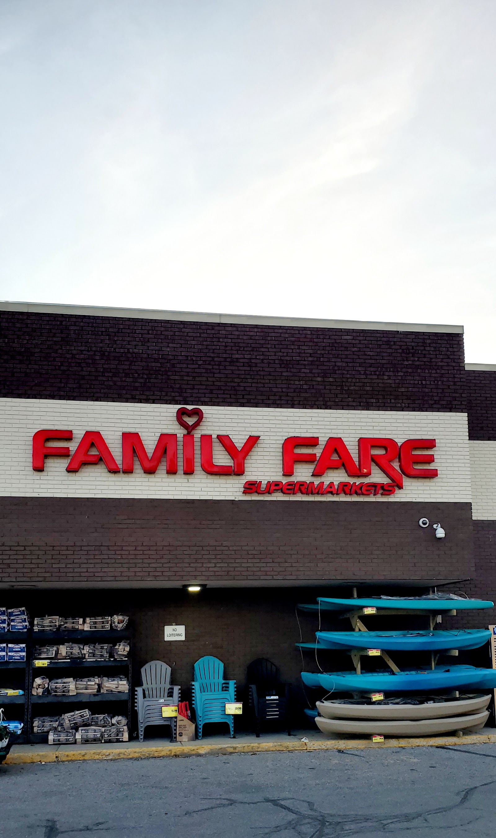 Family Fare Supermarket in Battle Creek