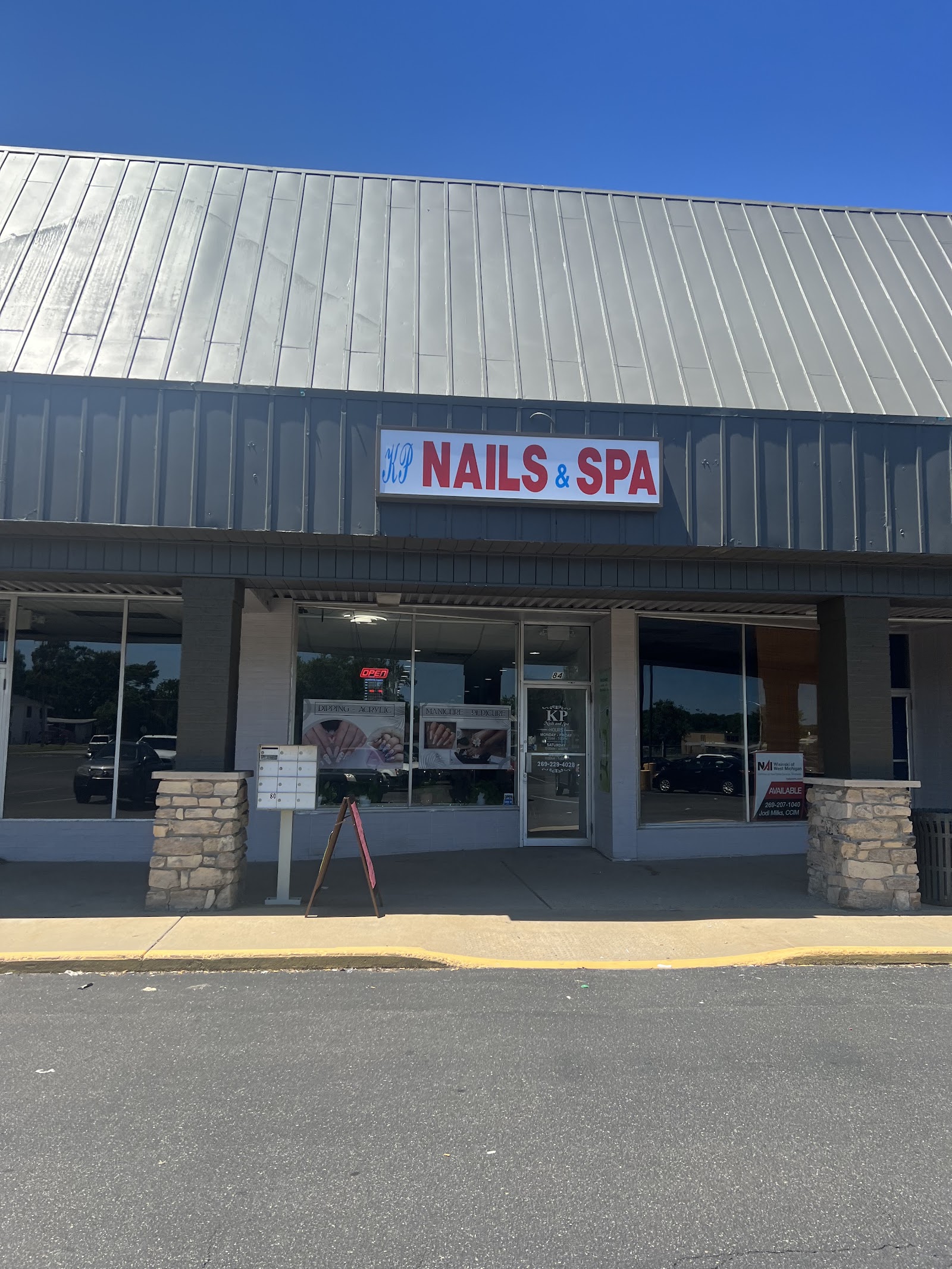 K & P Nails & Spa in Battle Creek