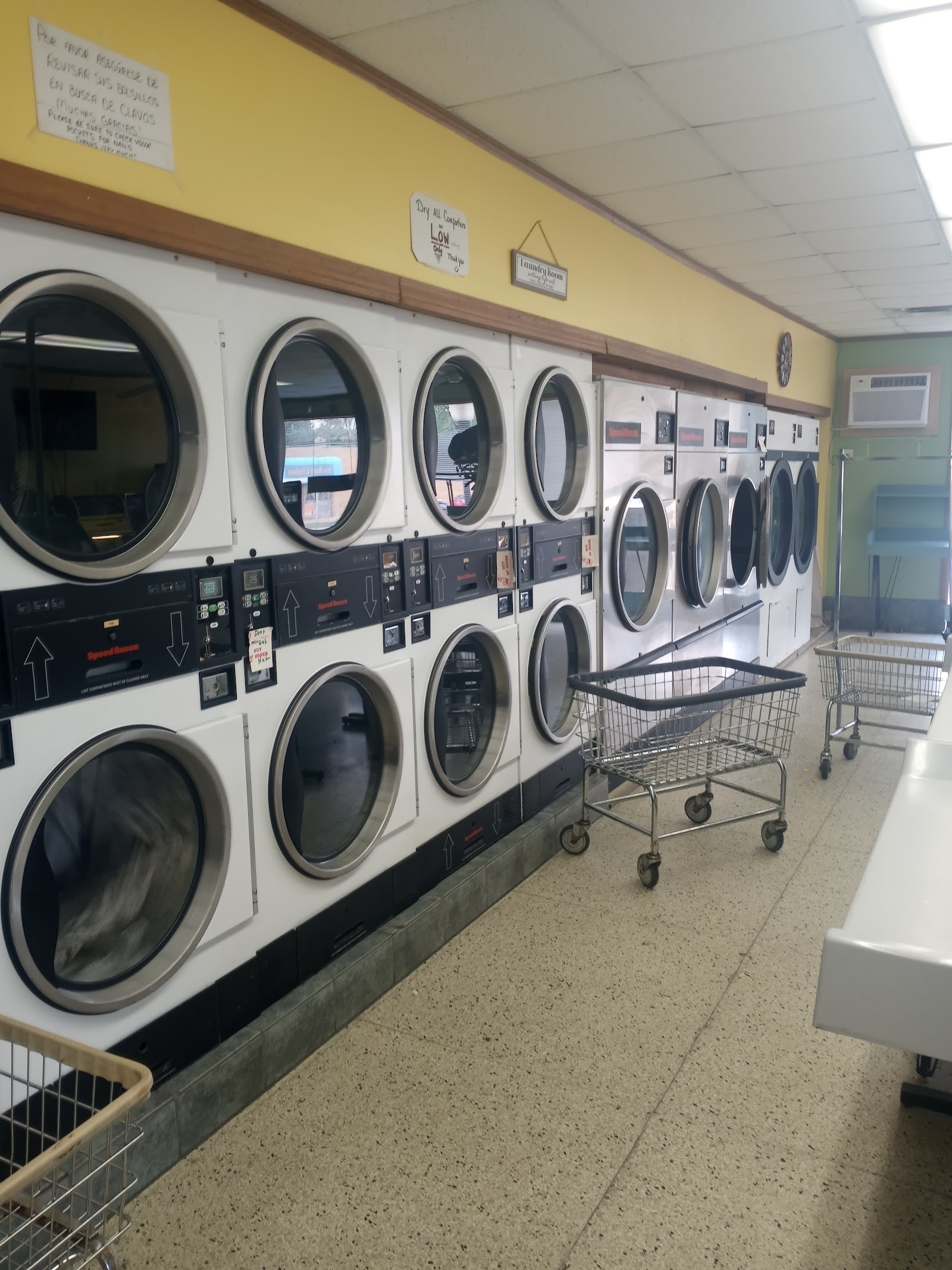 Lakeview Laundry — photo