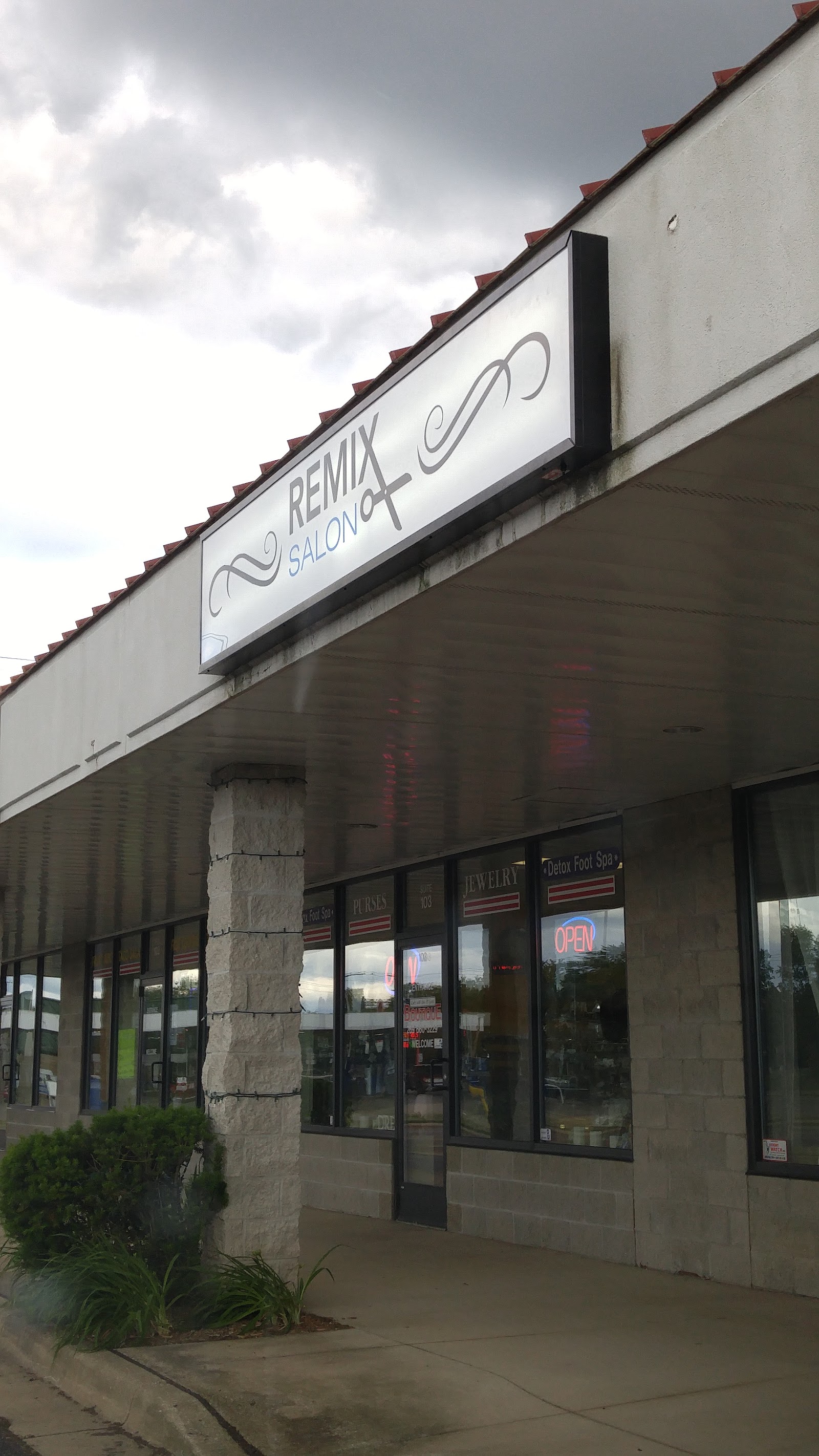 Remix Salon — photo